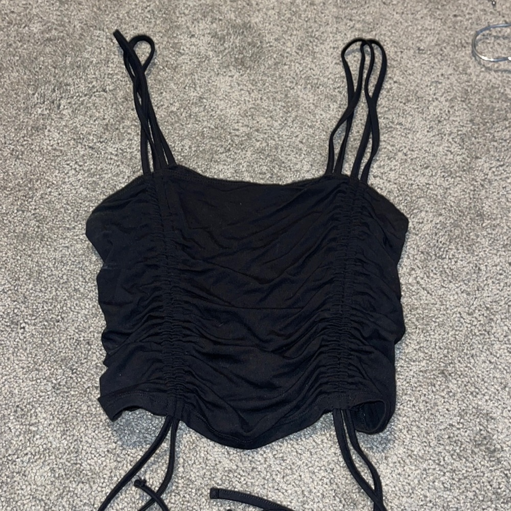 BLACK CROP TOP